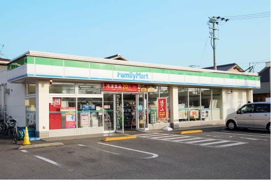 ファミリーマートレインボー通り店