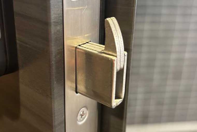 鎌付デッドボルト