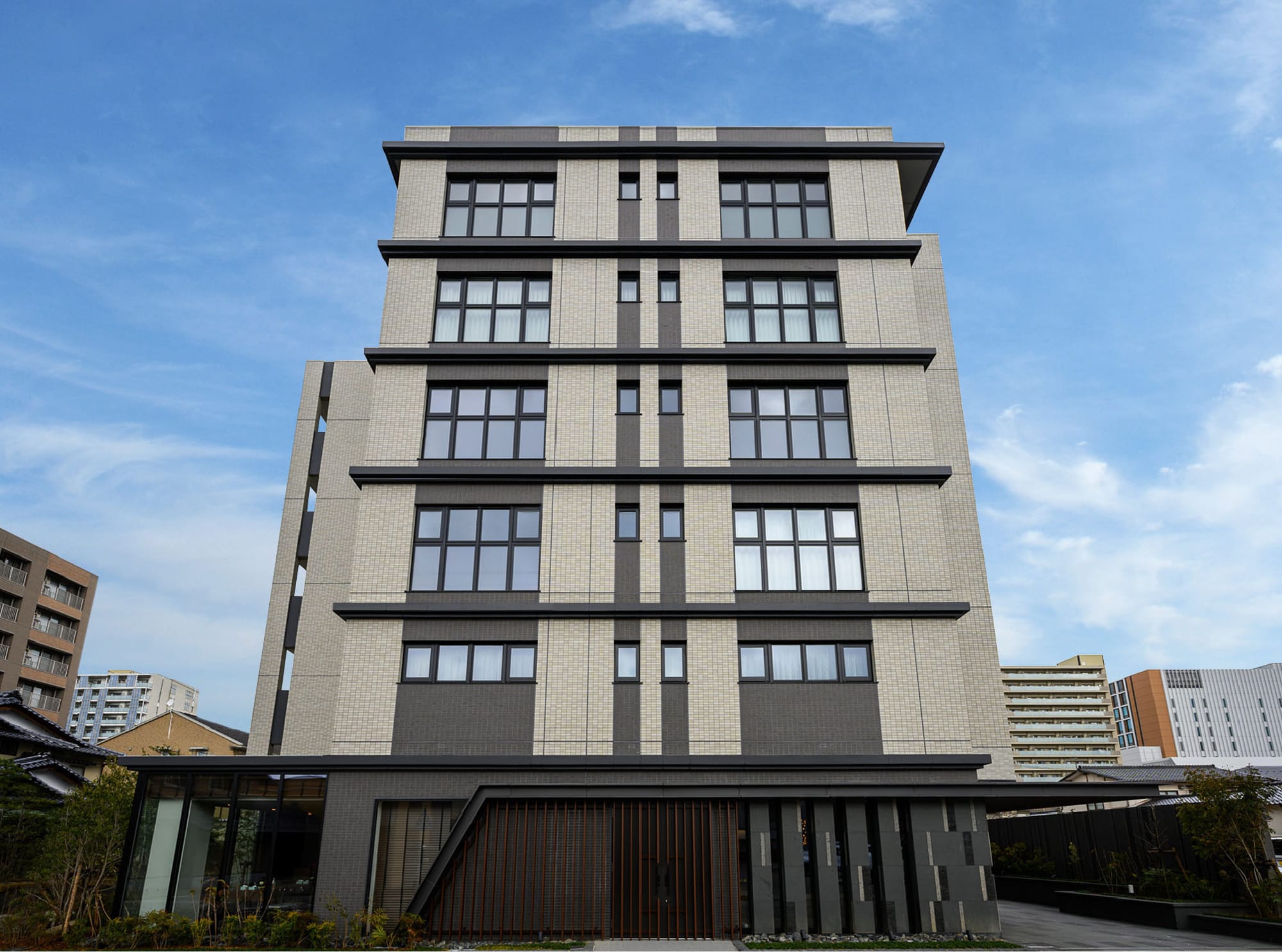 サーパス金沢広岡